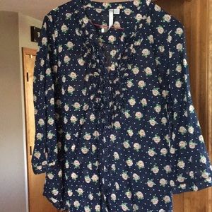 Women’s V-Neck Button down Shirt